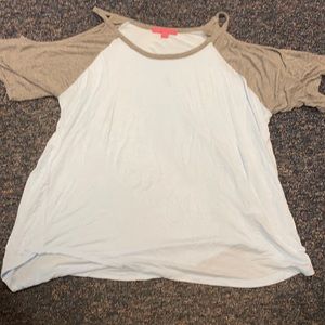 Curve Revolution Baby Blue Top sz. 2X